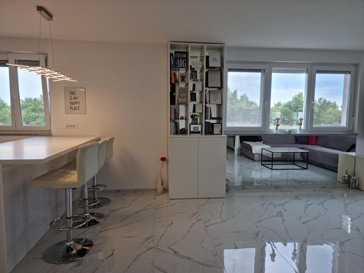 Luxury Apartment อูมัค ภายนอก รูปภาพ