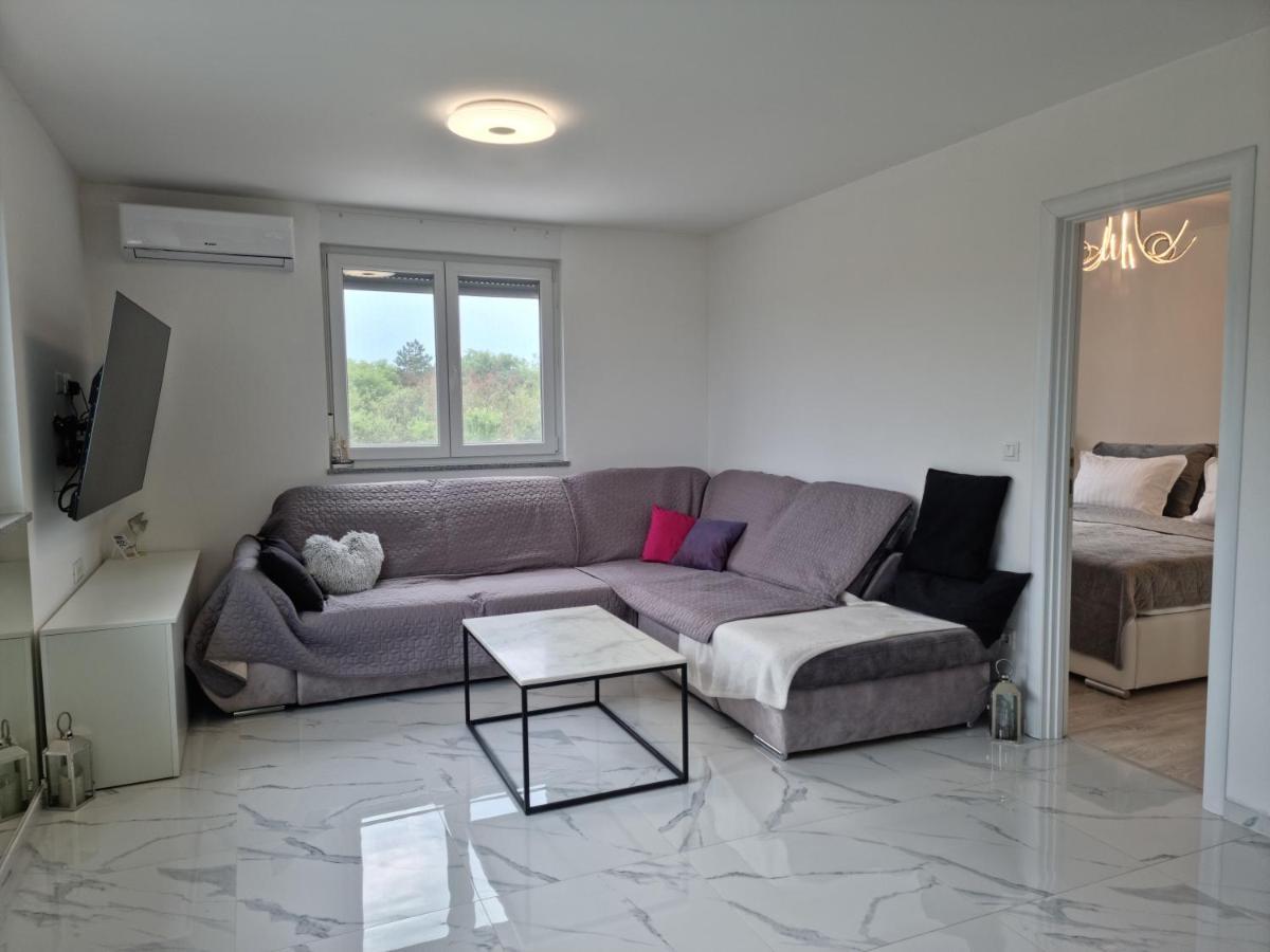 Luxury Apartment อูมัค ภายนอก รูปภาพ
